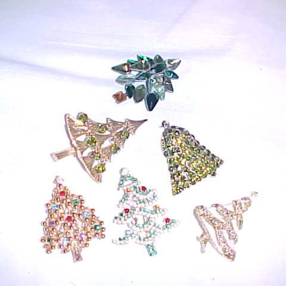 Vintage CHRISTMAS PIN Bundle Trees & Bell Gold tone Rhinestones Unsigned